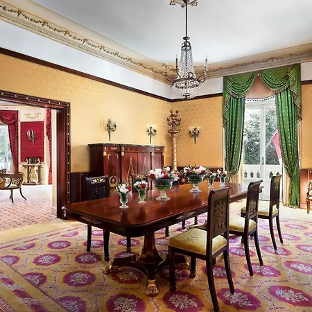 The Westin Excelsior, Szálloda 5*