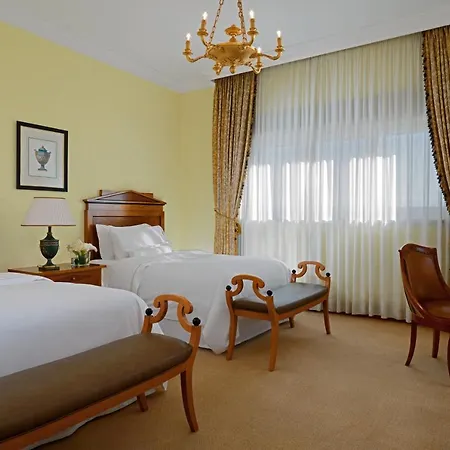 The Westin Excelsior, 酒店