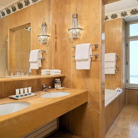 The Westin Excelsior, Szálloda 5*